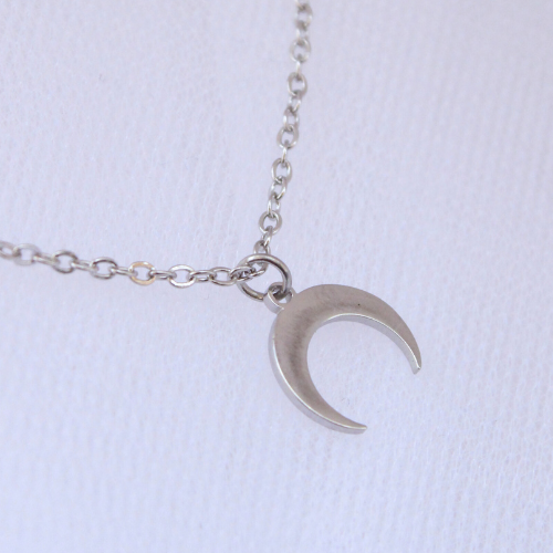 Collar Moon