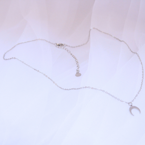 Collar Moon